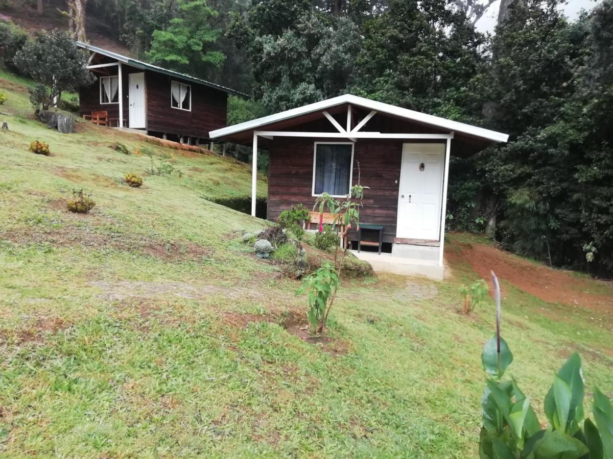 Miriam'S Quetzals Lodge San Gerardo de Dota Exterior photo